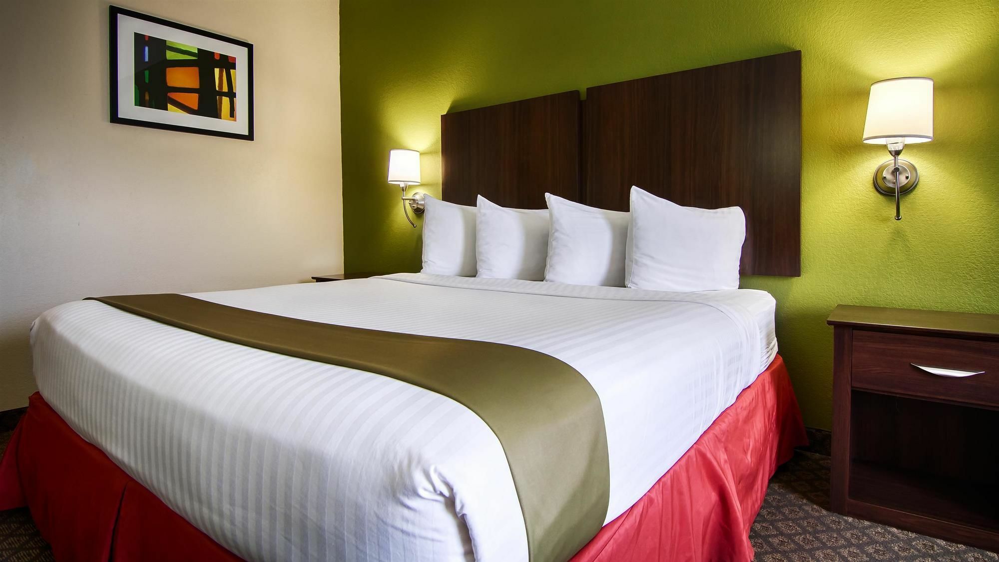 Best Western Rayne Inn Exterior foto